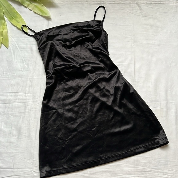 NWT Zaful Satin Sleeveless Spaghetti Strap Side Slit Cowl Neck Mini Slip Dress - Picture 4 of 9